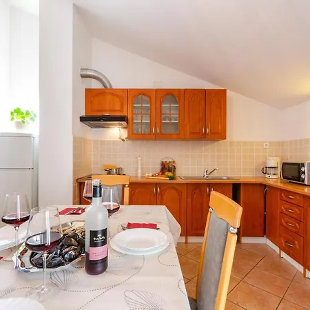 Suncica Apartment Selce